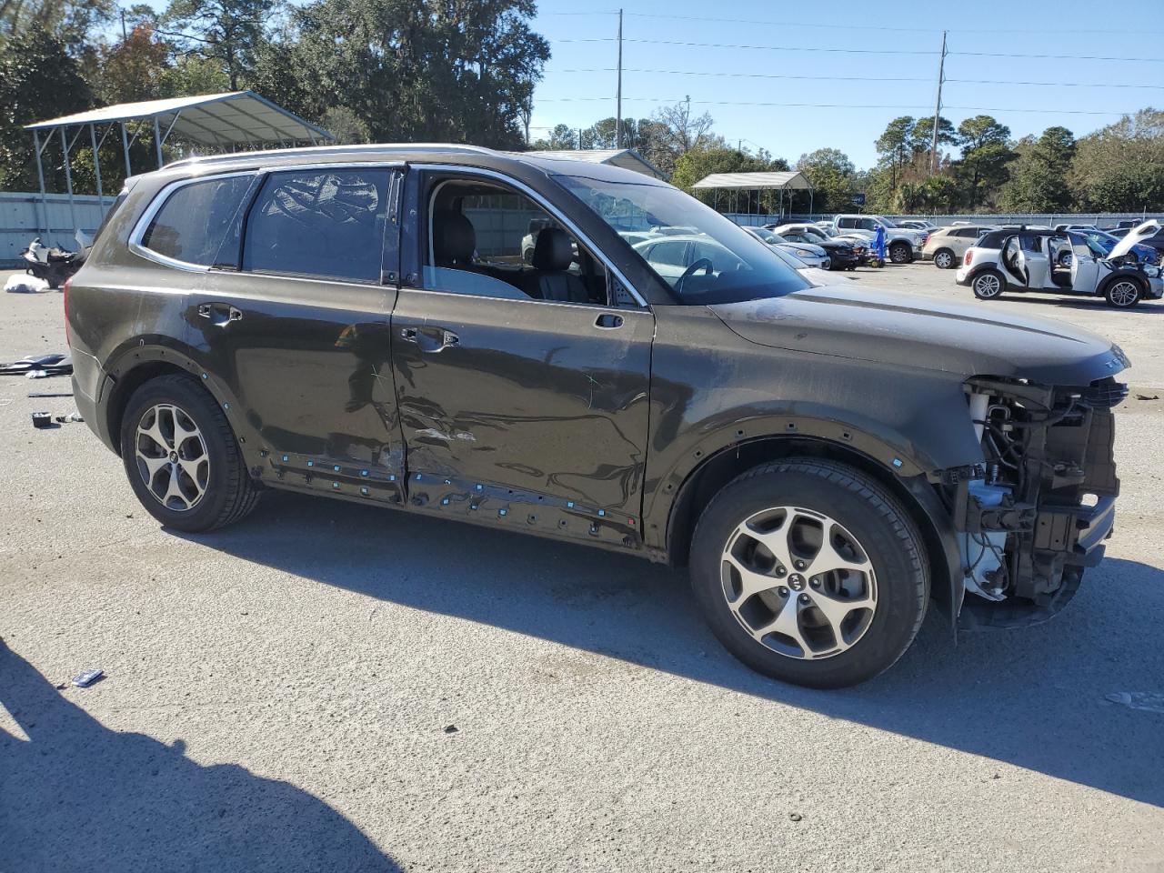 2020 KIA Telluride VIN 5XYP34HC8LG061364 Copart auction photo, front end / side damage thumbnail 4
