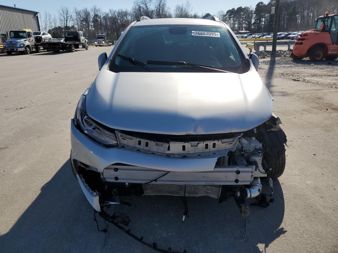 2022 Chevrolet Trax VIN KL7CJPSMXNB568381 Copart auction photo, front end / side damage thumbnail 5