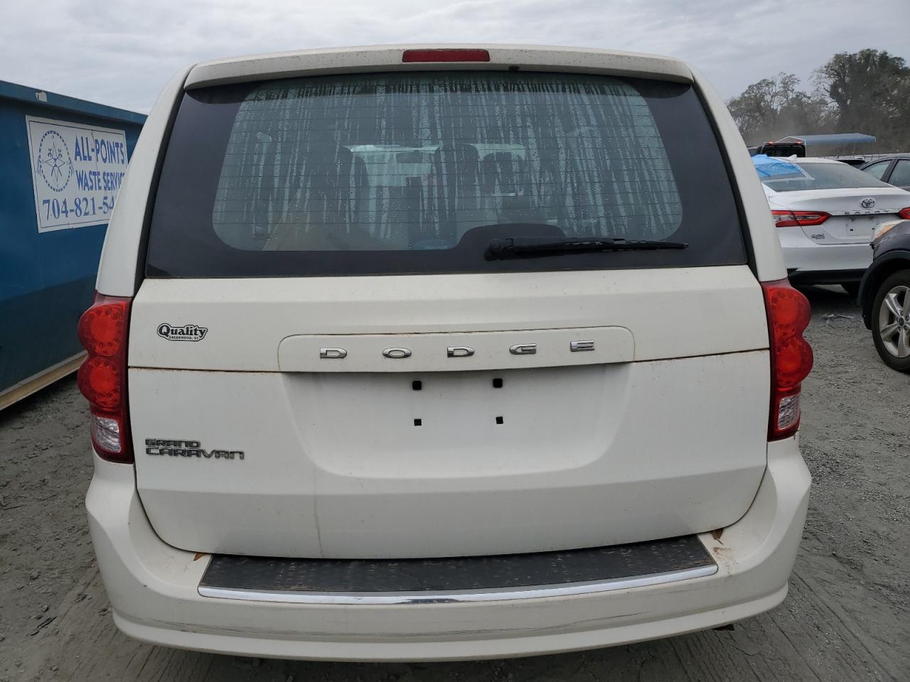 2013 Dodge Caravan VIN 2C4RDGBG1DR586623 Copart auction photo, water/flood / minor dent/scratches damage thumbnail 6
