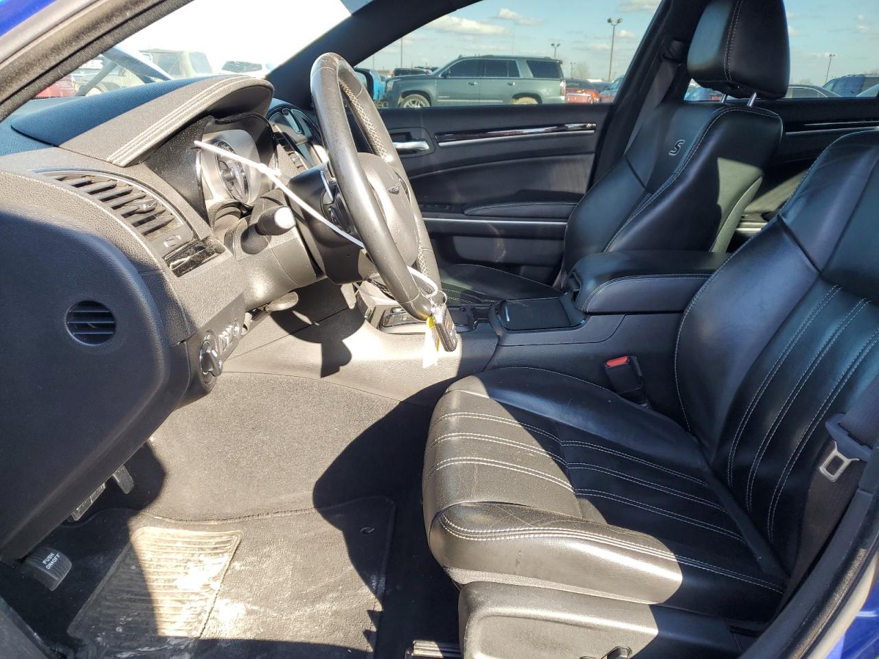 2019 Chrysler 300 VIN 2C3CCABG4KH548820 Copart auction photo, side / mechanical damage thumbnail 7
