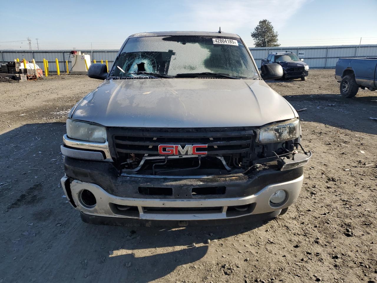 2006 GMC Sierra VIN 2GTEK13T561156091 Copart auction photo, front end / side damage thumbnail 5