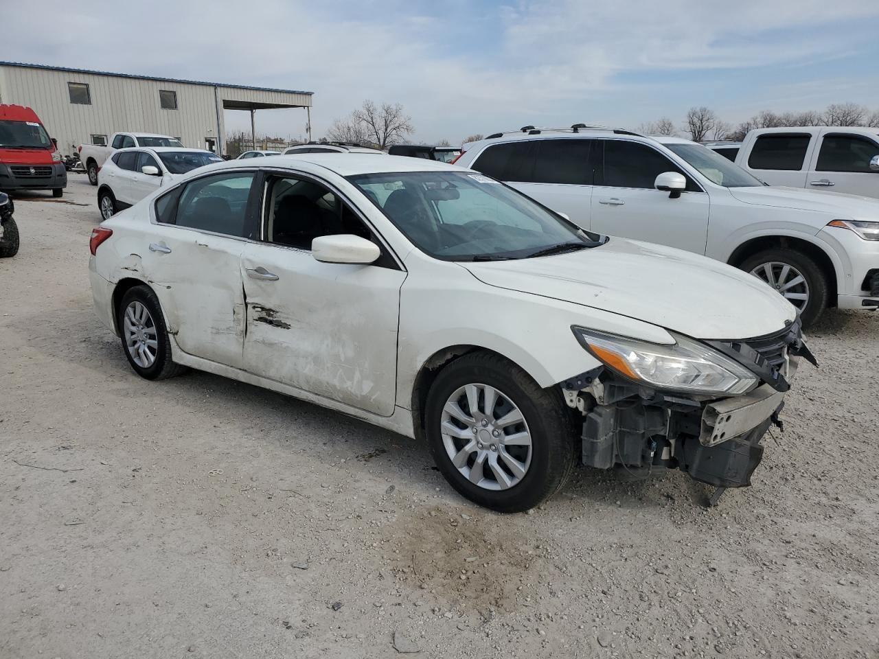 2016 Nissan Altima VIN 1N4AL3AP3GC236133 Copart auction photo, all over / minor dent/scratches damage thumbnail 4
