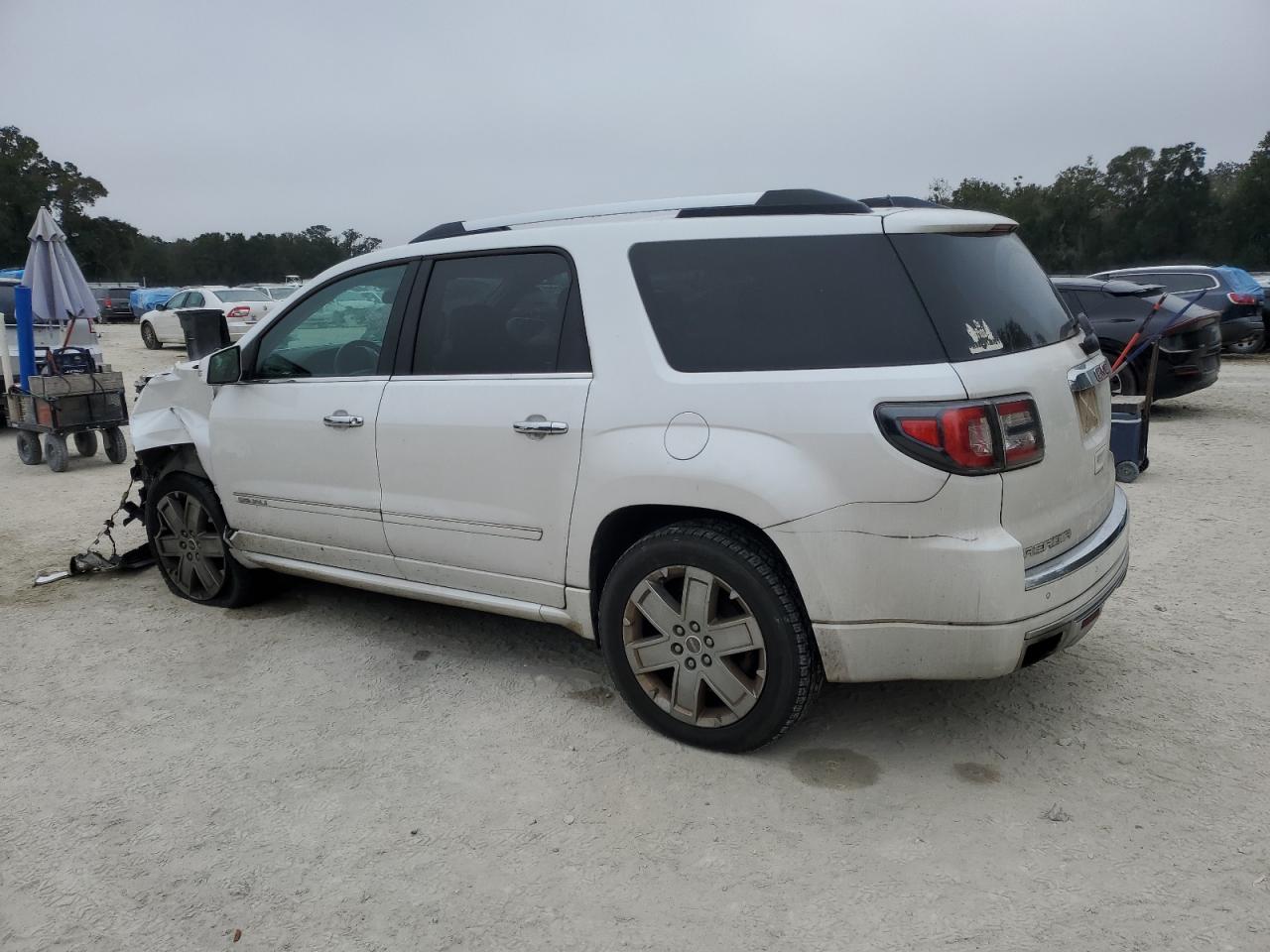 2016 GMC Acadia VIN 1GKKVTKD7GJ114596 Copart auction photo, front end / minor dent/scratches damage thumbnail 2