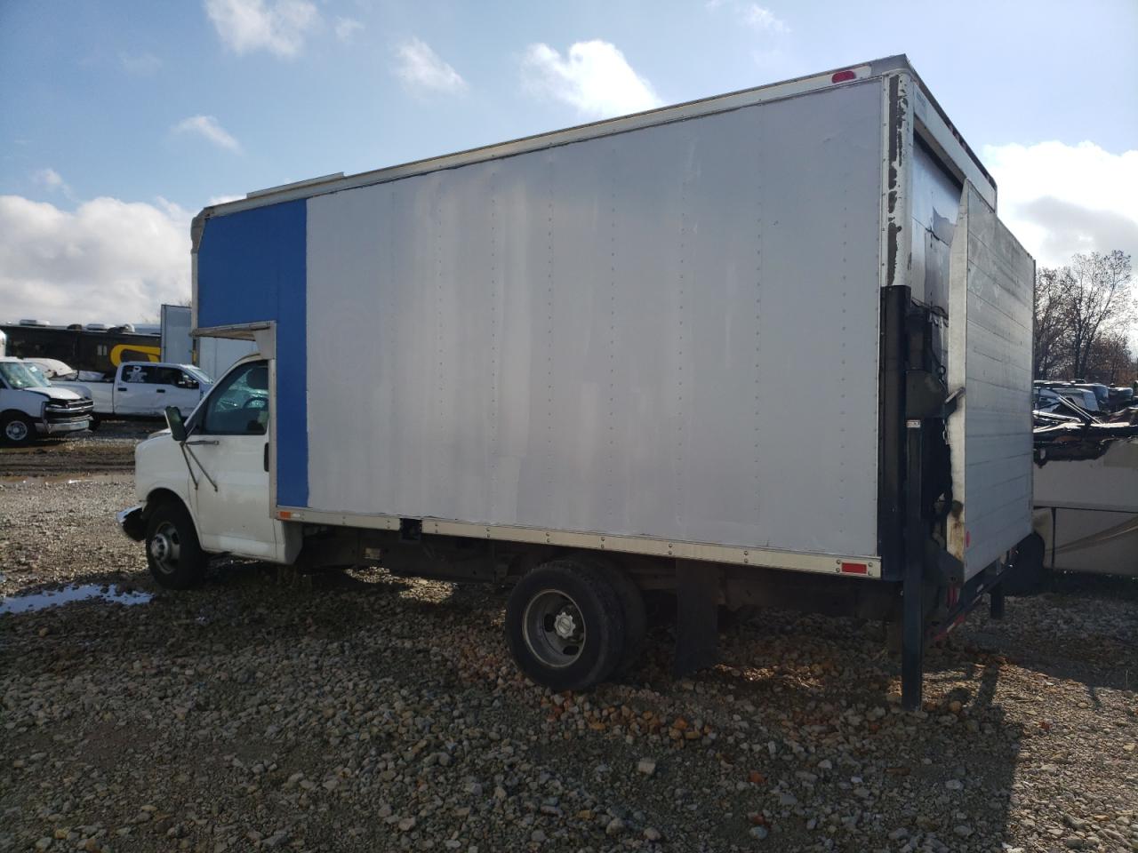 2006 Chevrolet Express VIN 1GBHG31U061108577 Copart auction photo, front end / side damage thumbnail 2