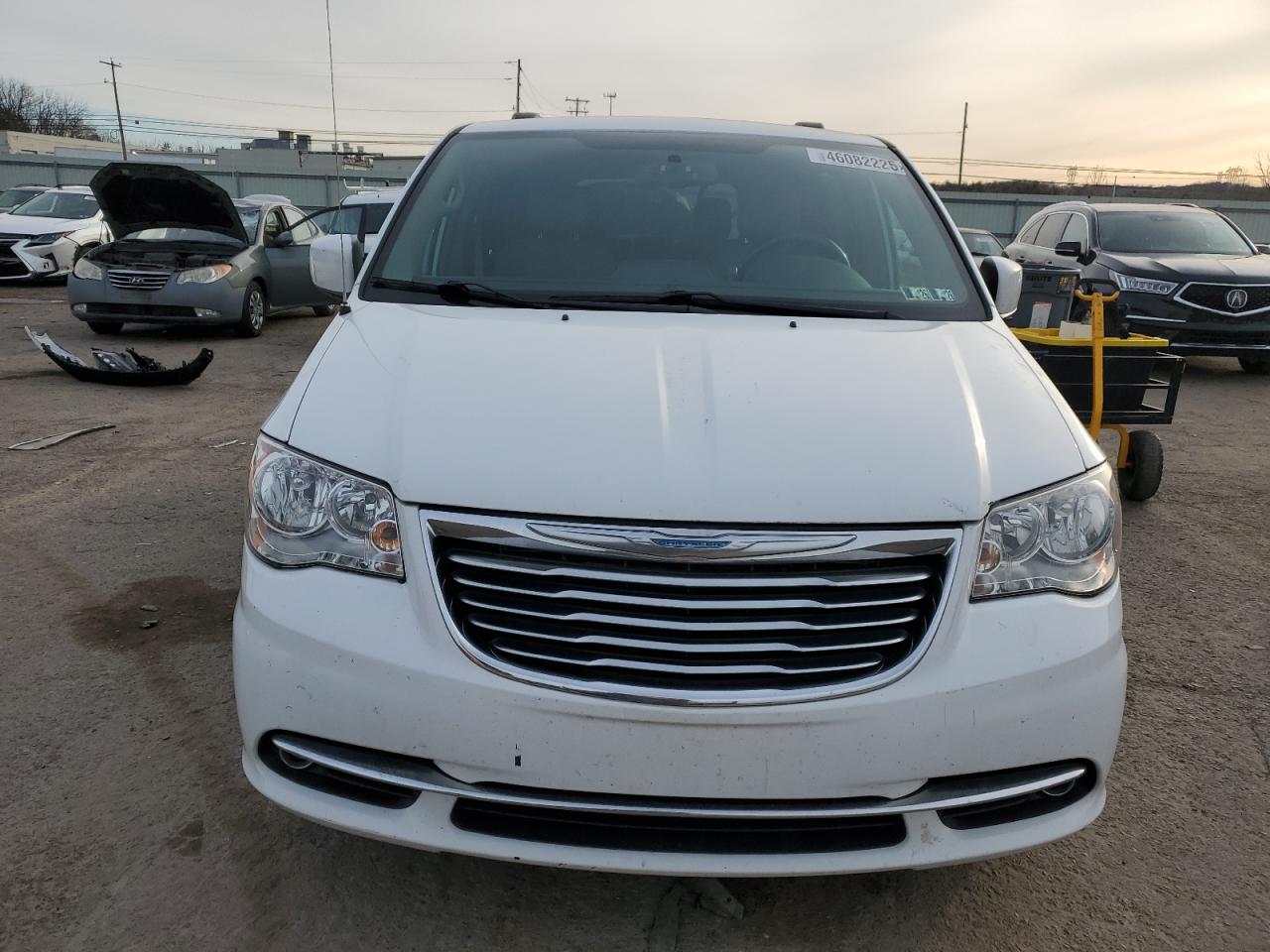 2015 Chrysler Town & Country VIN 2C4RC1BG4FR675671 Copart auction photo, side damage thumbnail 5
