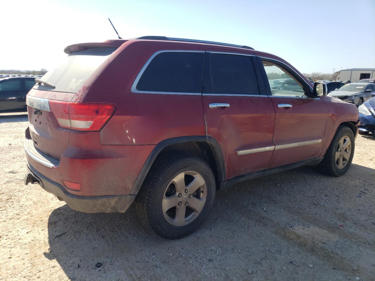 2011 Jeep Grand Cherokee VIN 1J4RR5GT4BC526167 Copart auction photo, front end / minor dent/scratches damage thumbnail 3
