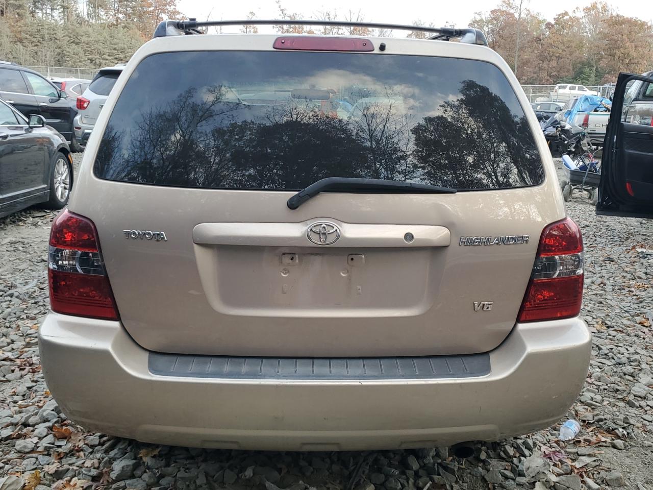 2004 Toyota Highlander VIN JTEDP21A340027758 Copart auction photo, minor dent/scratches damage thumbnail 6
