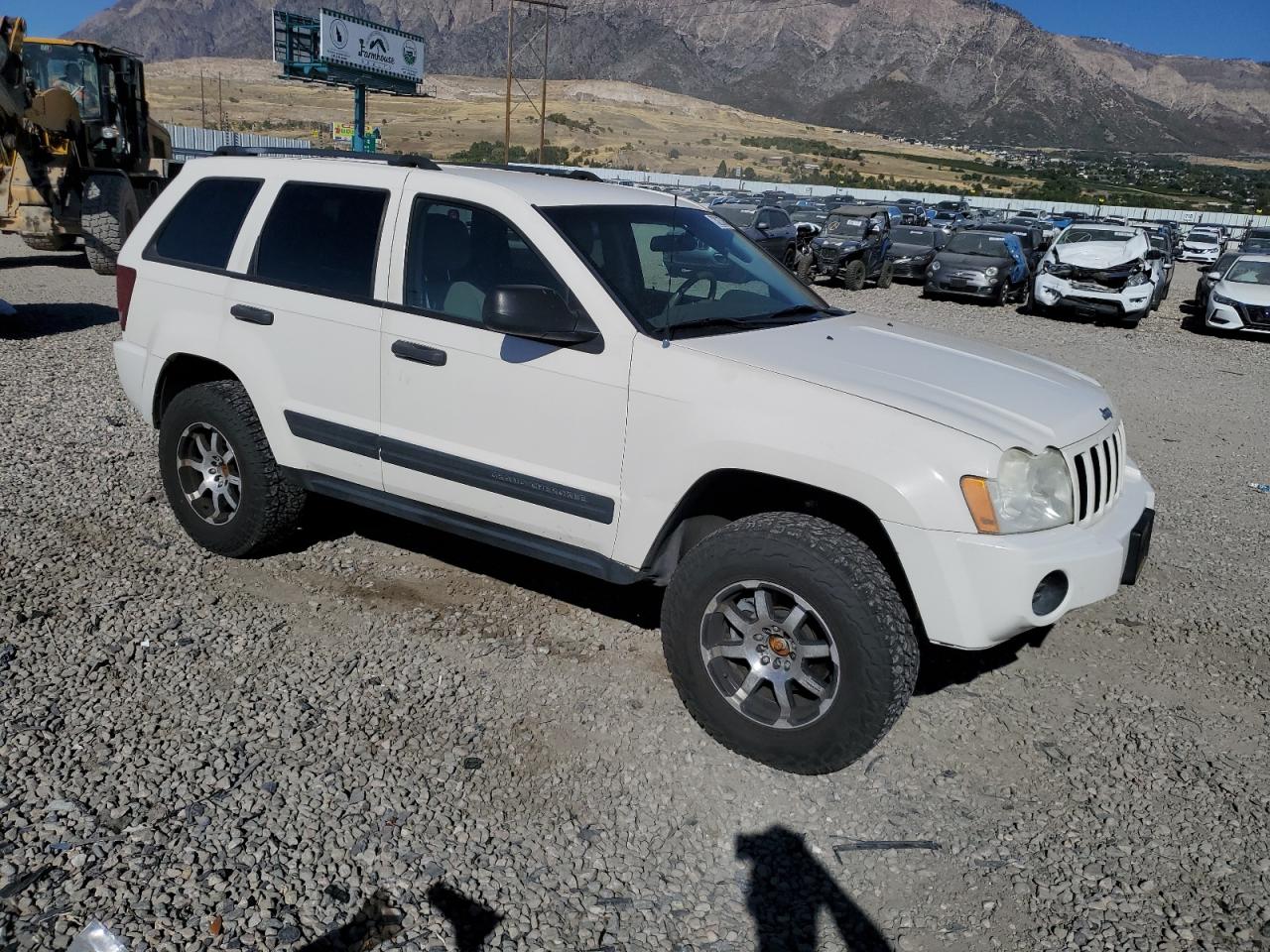 2005 Jeep Grand Cherokee VIN 1J4GR48K35C628961 Copart auction photo, rear end damage thumbnail 4