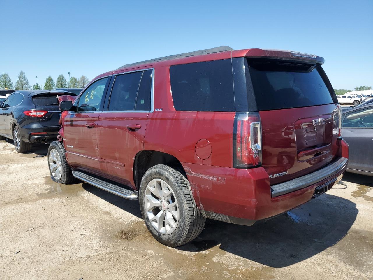 2018 GMC Yukon VIN 1GKS1AKCXJR292048 Copart auction photo, front end damage thumbnail 2