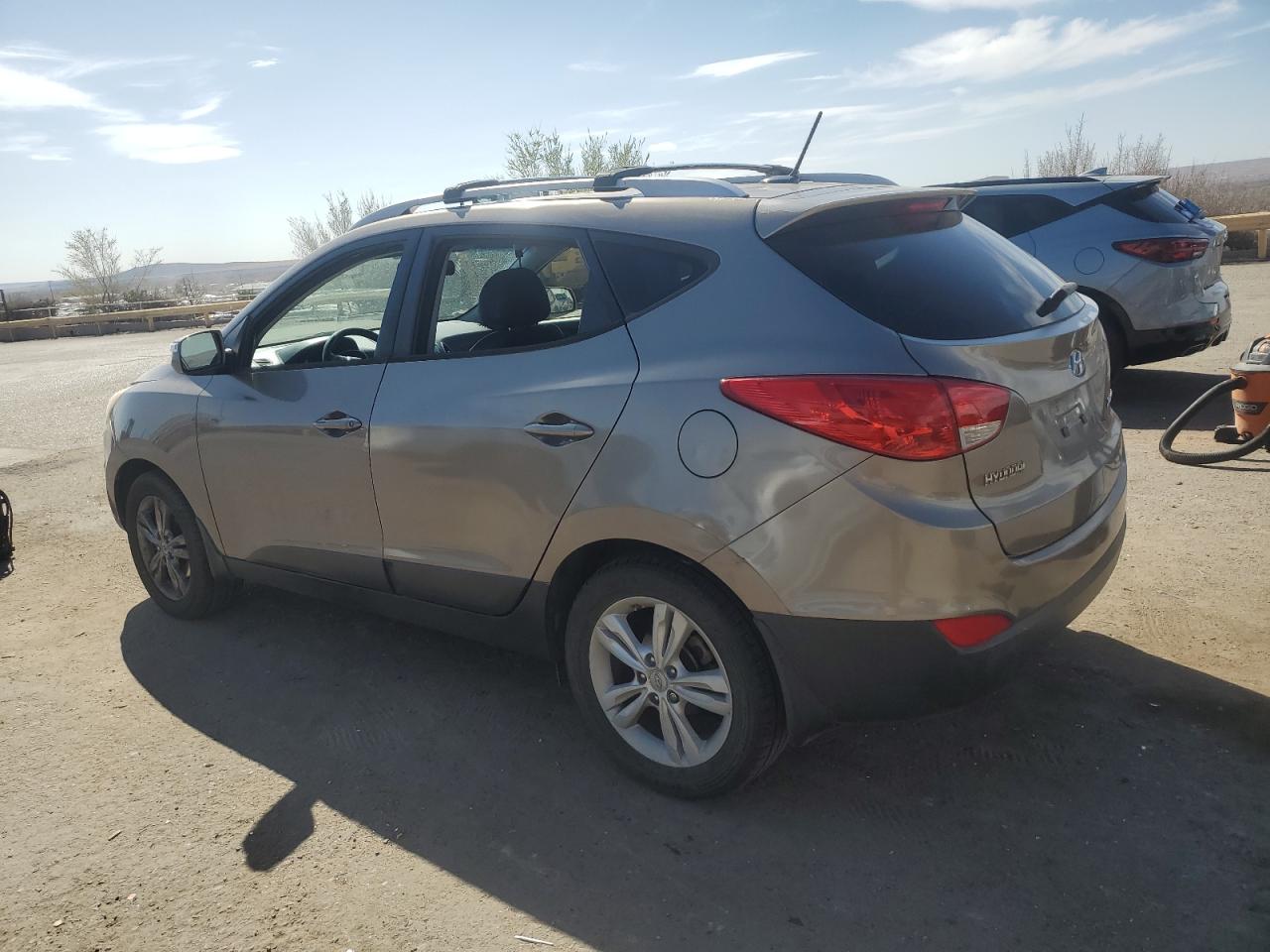 2012 Hyundai Tucson VIN KM8JU3AC1CU371146 Copart auction photo, front end damage thumbnail 2