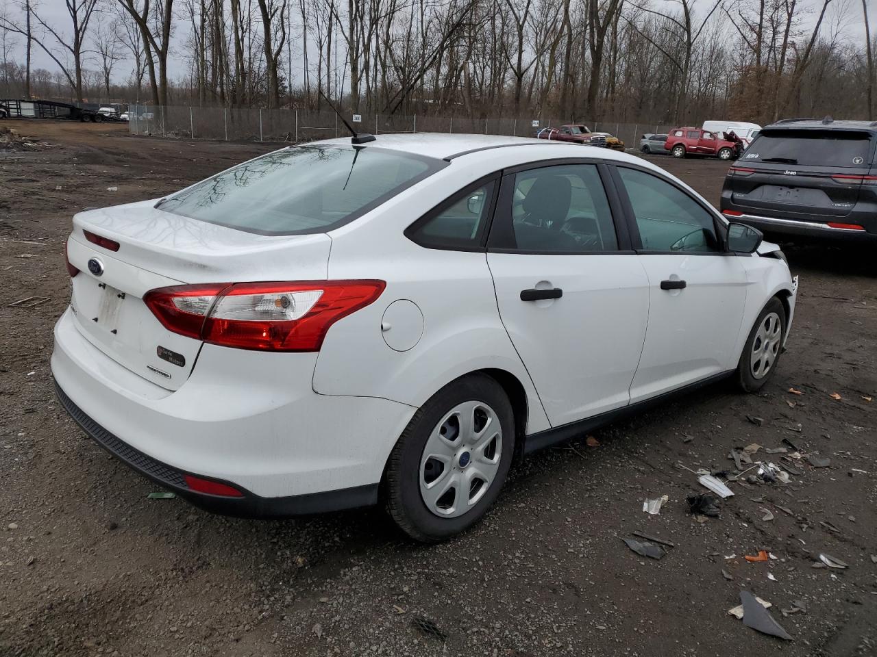 2014 Ford Focus VIN 1FADP3E28EL369824 Copart auction photo, front end damage thumbnail 3
