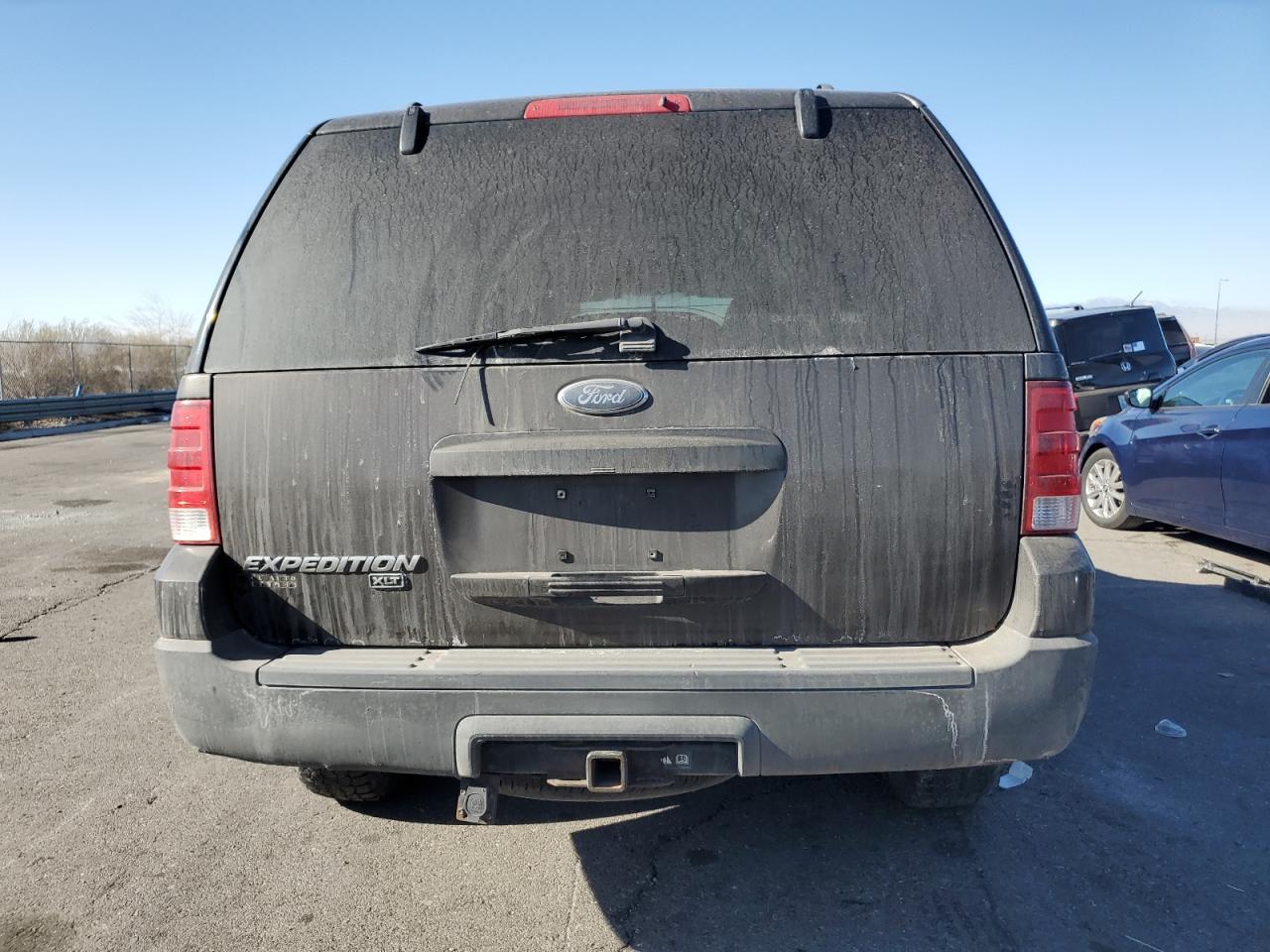 2006 Ford Expedition VIN 1FMPU16536LA72714 Copart auction photo, front end / side damage thumbnail 6