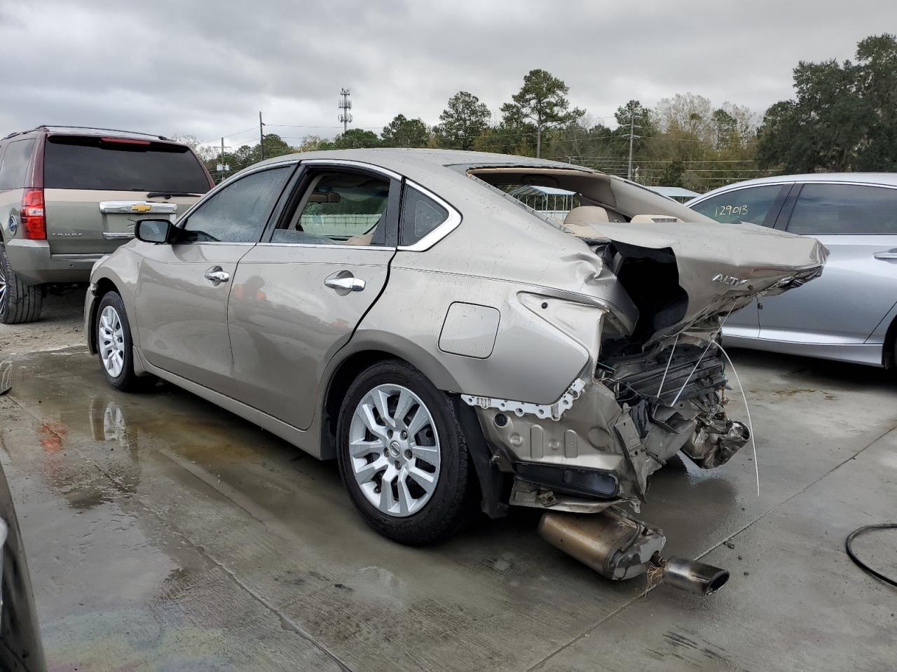 2015 Nissan Altima VIN 1N4AL3AP0FC470051 Copart auction photo, rear end / front end damage thumbnail 2