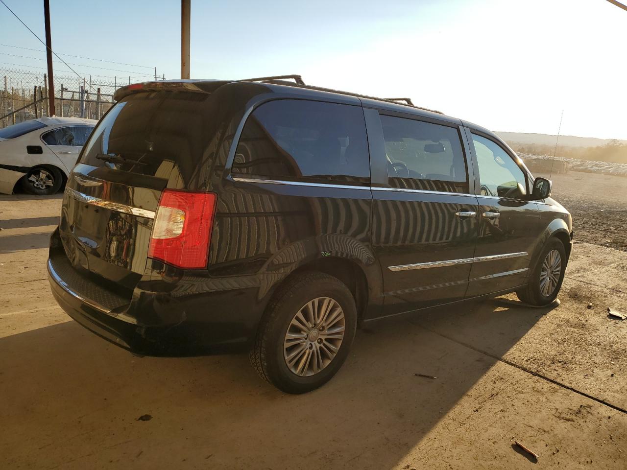 2014 Chrysler Town & Country VIN 2C4RC1CGXER364971 Copart auction photo, front end / side damage thumbnail 3