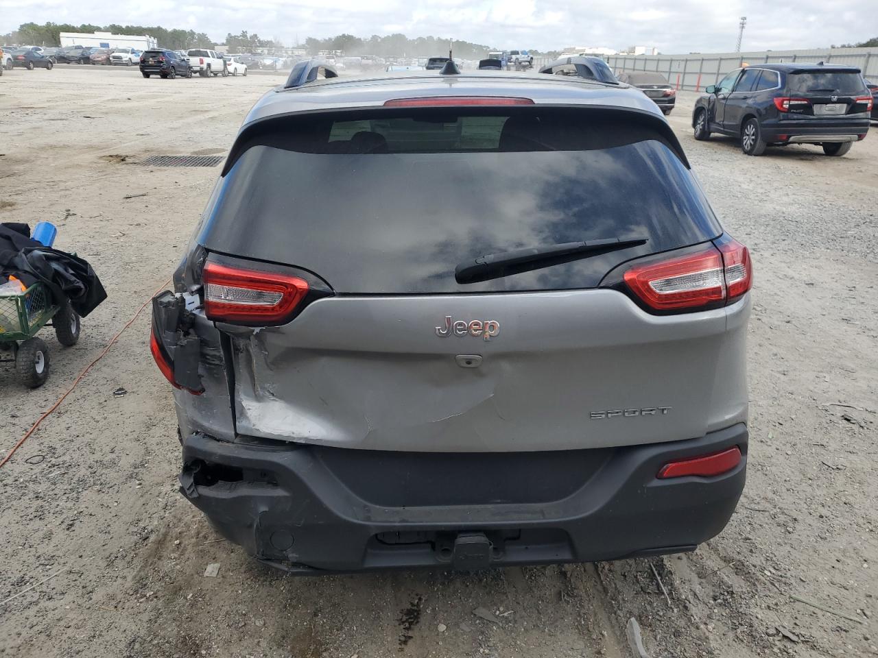 2016 Jeep Grand Cherokee VIN 1C4PJLAB6GW288028 Copart auction photo, rear end / minor dent/scratches damage thumbnail 6