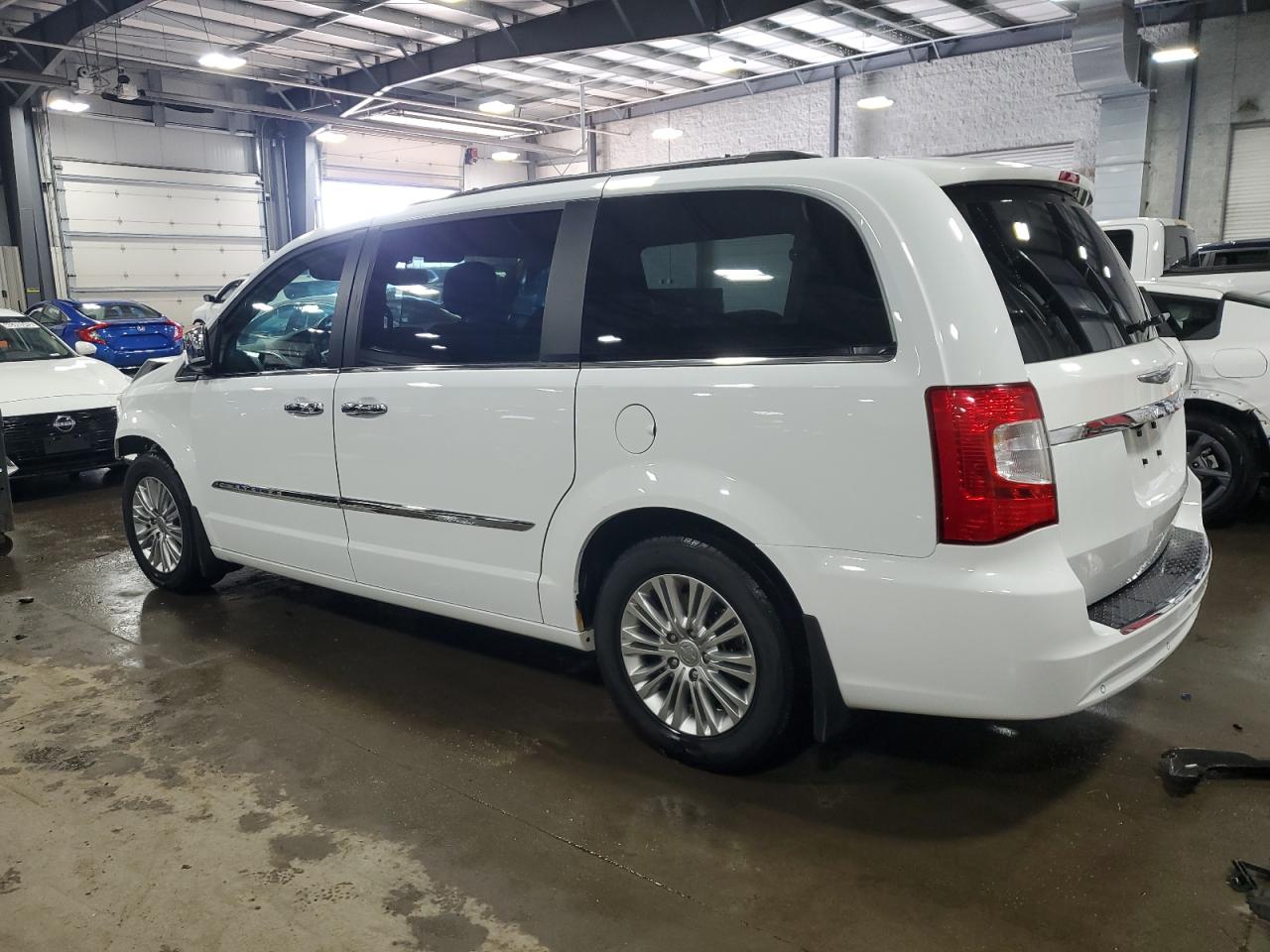 2015 Chrysler Town & Country VIN 2C4RC1CG6FR698108 Copart auction photo, front end damage thumbnail 2