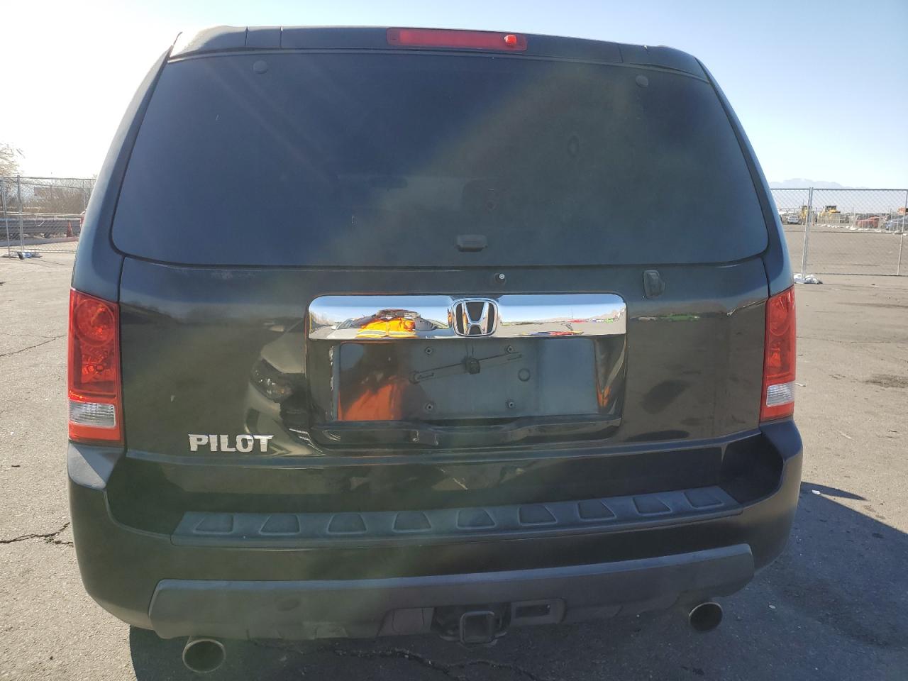 2011 Honda Pilot VIN 5FNYF3H23BB015380 Copart auction photo, minor dent/scratches damage thumbnail 6