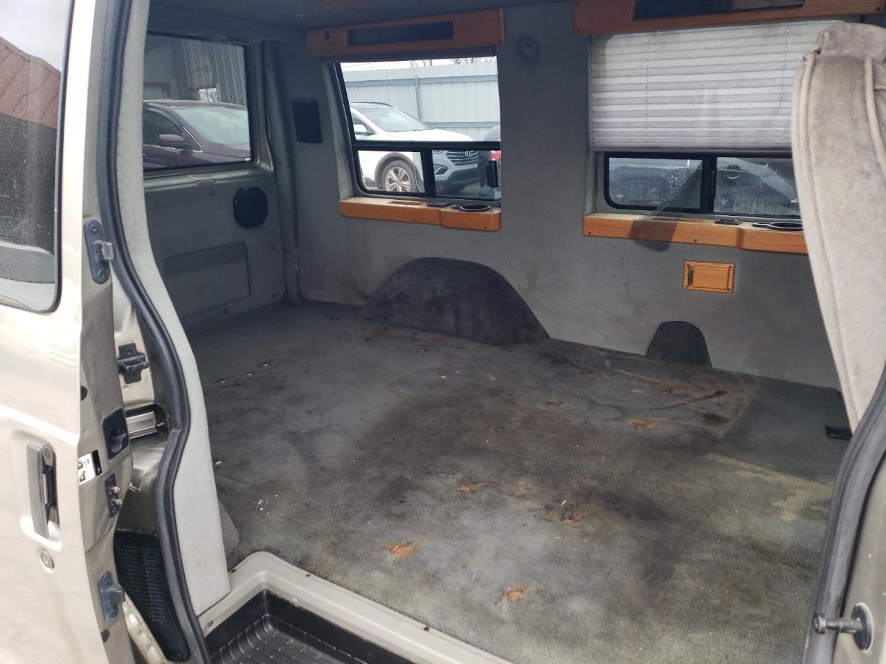 2002 Chevrolet Astro VIN 1GBDM19X52B111599 Copart auction photo, front end / side damage thumbnail 11