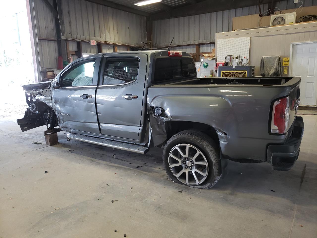 2022 GMC Canyon VIN 1GTG6EENXN1223923 Copart auction photo, front end / side damage thumbnail 2