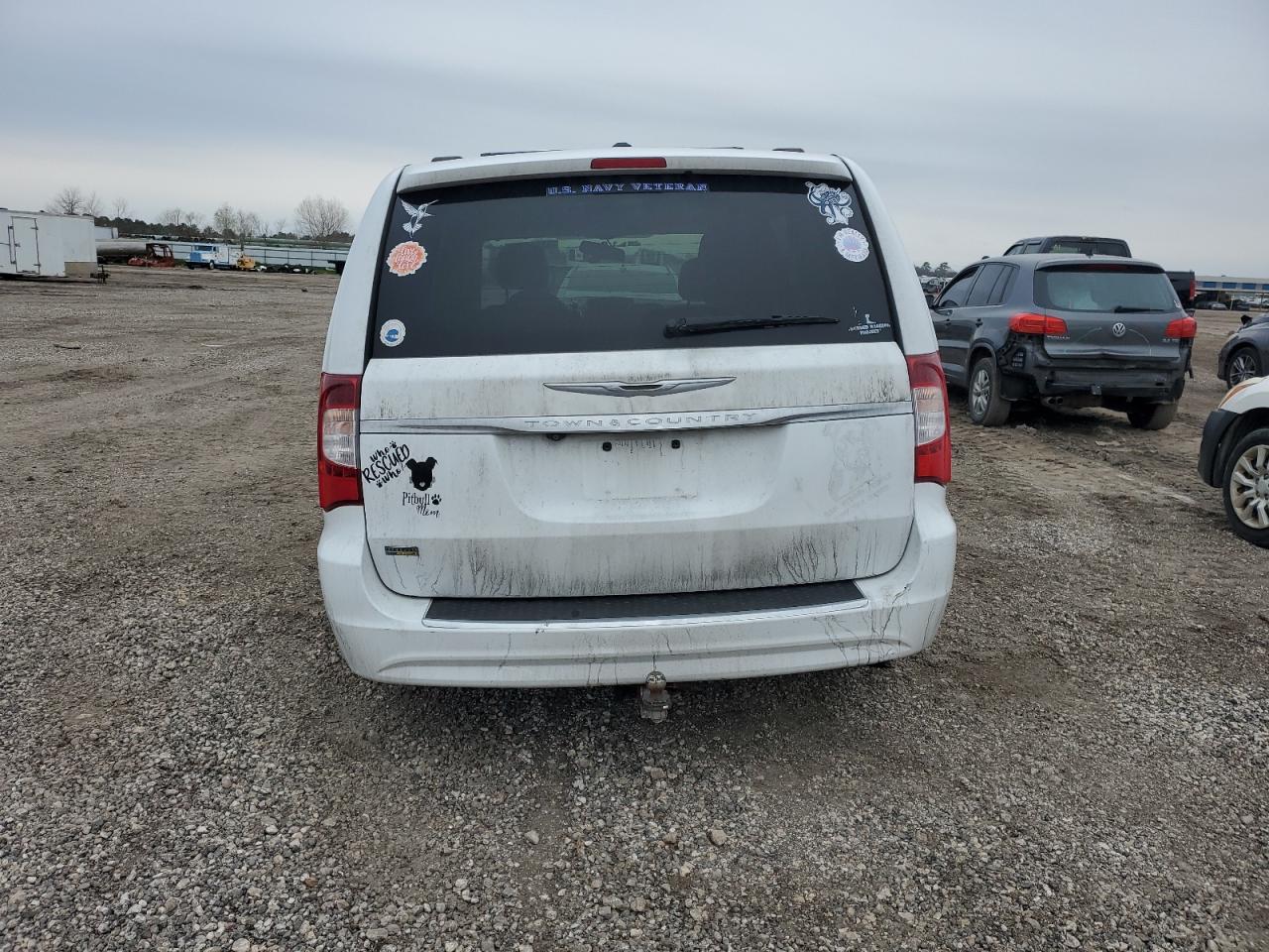 2014 Chrysler Town & Country VIN 2C4RC1BGXER399642 Copart auction photo, undercarriage / minor dent/scratches damage thumbnail 6