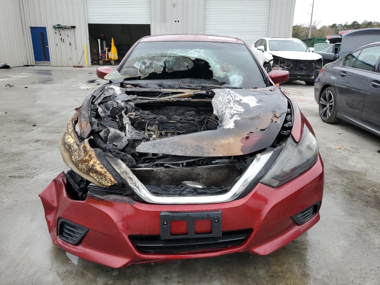 2018 Nissan Altima VIN 1N4AL3AP2JC223199 Copart auction photo, burn damage thumbnail 5