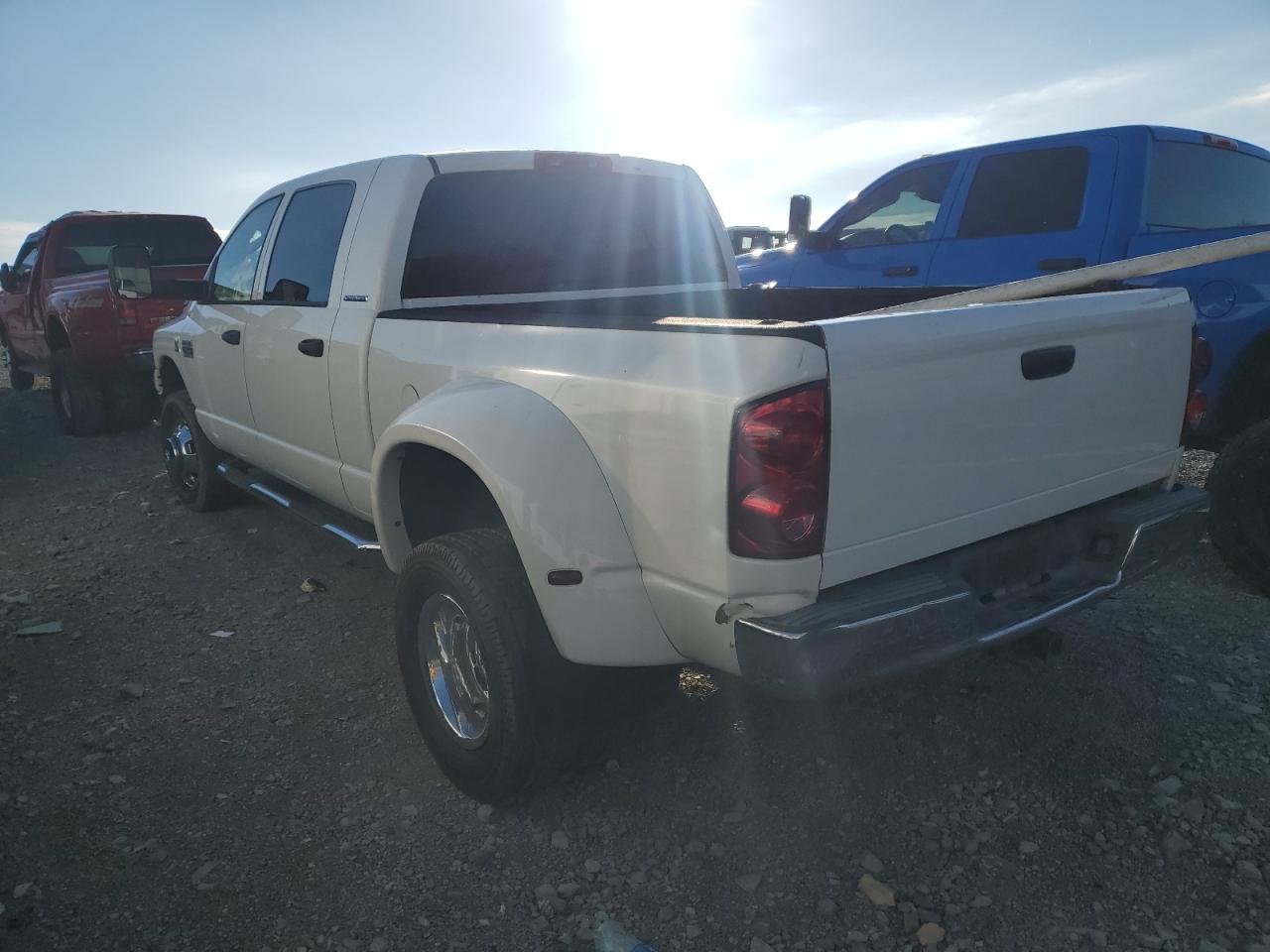 2007 Dodge RAM VIN 3D7MX49C17G732585 Copart auction photo, burn - interior damage thumbnail 2