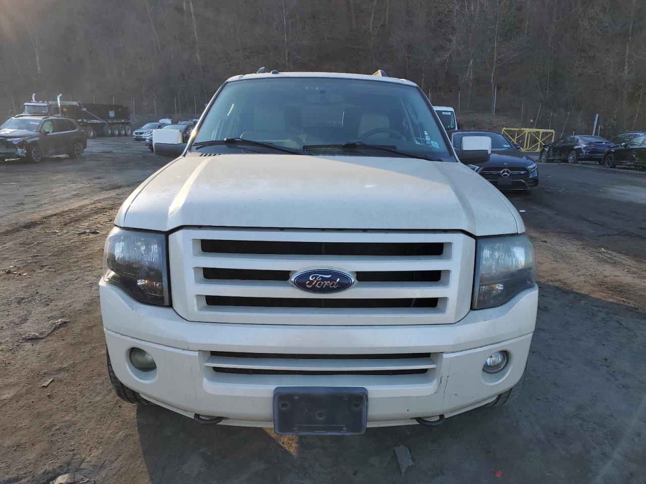 2008 Ford Expedition VIN 1FMFU20528LA56758 Copart auction photo, normal wear damage thumbnail 5
