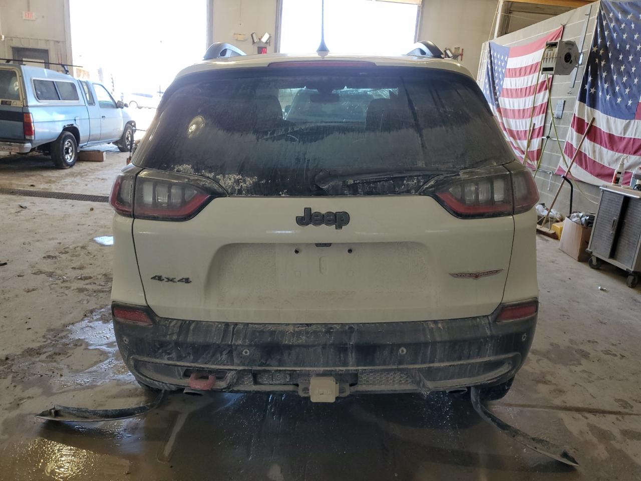 2019 Jeep Cherokee VIN 1C4PJMBX3KD141251 Copart auction photo, front end / side damage thumbnail 6