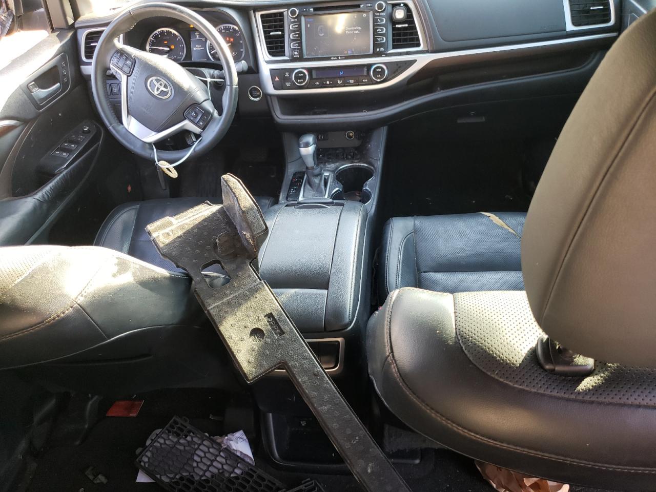 2015 Toyota Highlander VIN 5TDYKRFH7FS112931 Copart auction photo, front end / side damage thumbnail 8