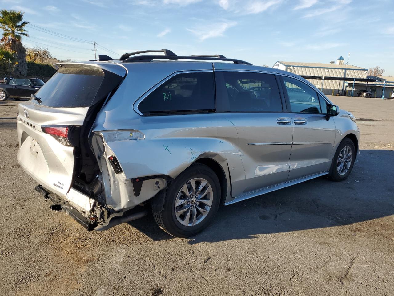 2022 Toyota Sienna VIN 5TDJSKFC9NS059662 Copart auction photo, rear end / side damage thumbnail 3
