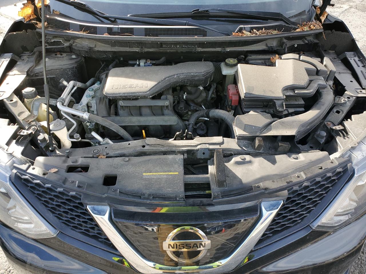 2019 Nissan Rogue VIN JN1BJ1CRXKW340605 Copart auction photo, front end / minor dent/scratches damage thumbnail 12