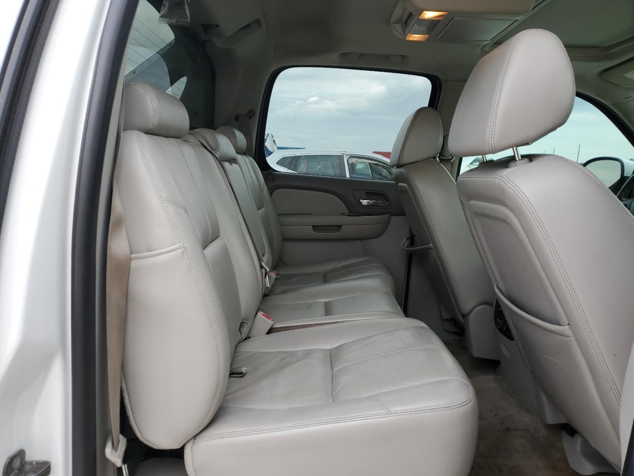 2009 Chevrolet Avalanche VIN 3GNEC22069G208163 Copart auction photo, front end / minor dent/scratches damage thumbnail 10