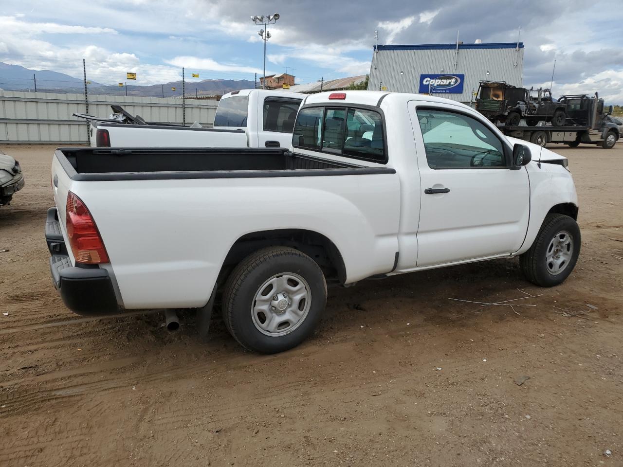 2014 Toyota Tacoma VIN 5TFNX4CN8EX043547 Copart auction photo, front end / side damage thumbnail 3