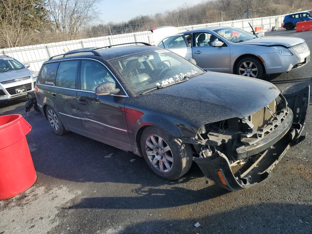 2005 Volkswagen Passat VIN WVWCD63B45E120637 Copart auction photo, front end / side damage thumbnail 4