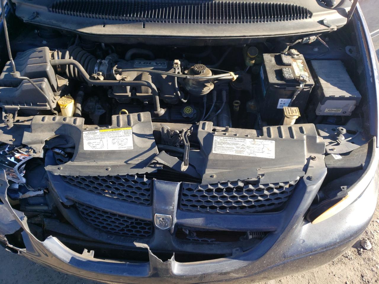 2004 Dodge Caravan VIN 2D4GP44L74R590797 Copart auction photo, front end / minor dent/scratches damage thumbnail 13