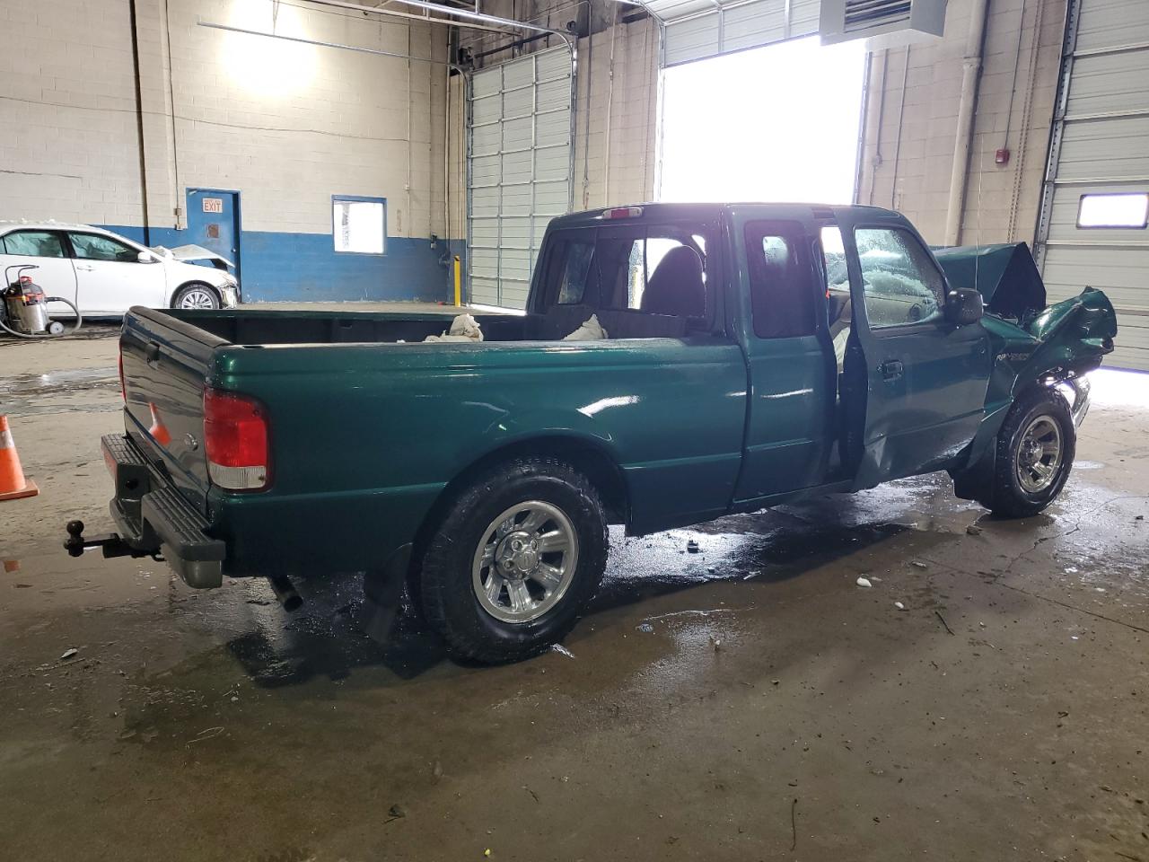 2000 Ford Ranger VIN 1FTYR14V5YTB23811 Copart auction photo, front end / side damage thumbnail 3
