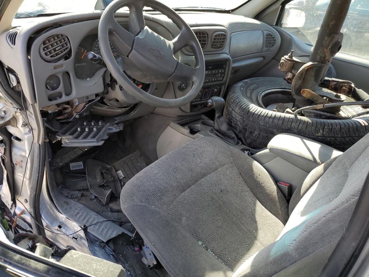 2004 Chevrolet TrailBlazer VIN 1GNDT13S842273278 Copart auction photo, side / undercarriage damage thumbnail 8