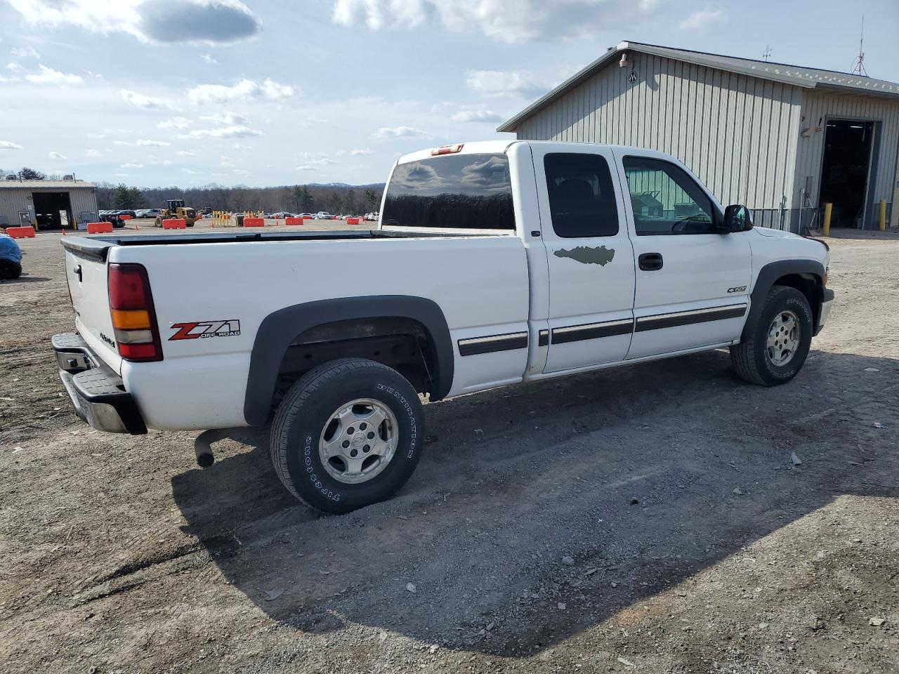 2002 Chevrolet Silverado VIN 2GCEK19T621152018 Copart auction photo, burn - engine damage thumbnail 3