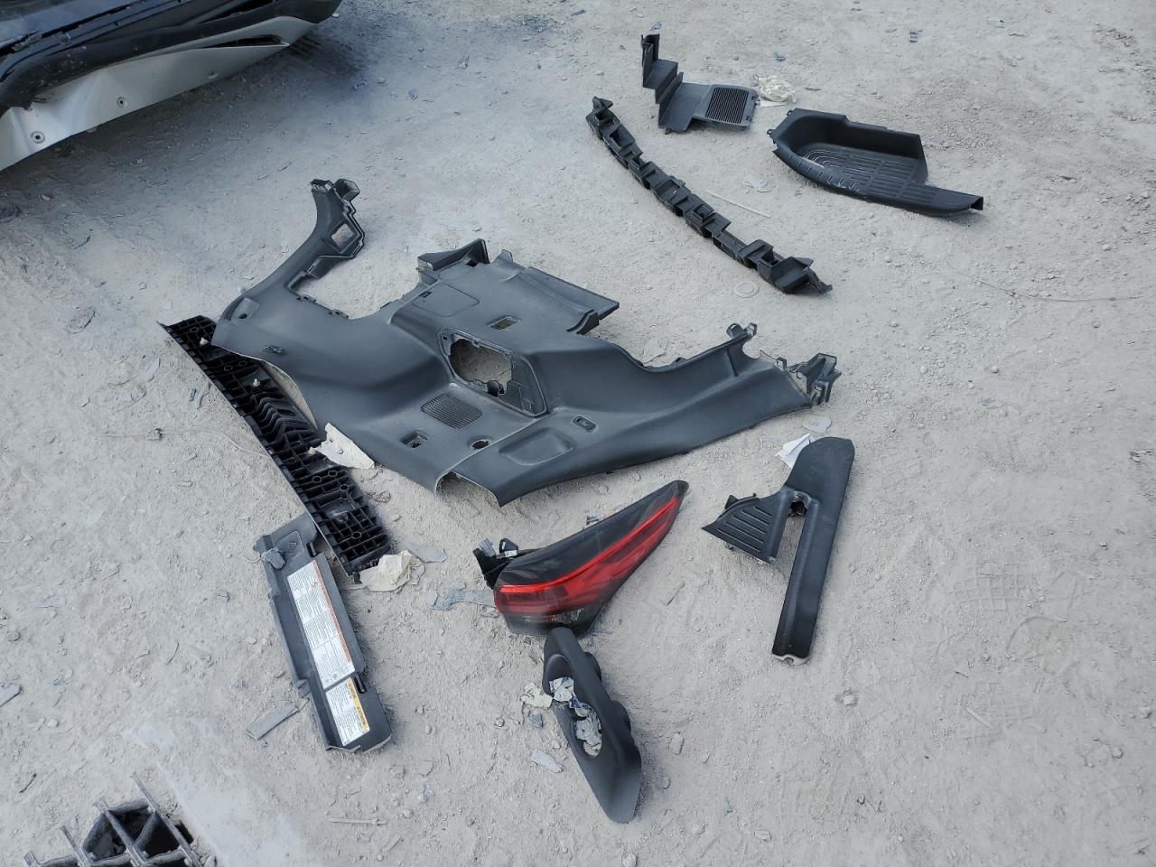2020 Toyota Highlander VIN 5TDCZRAH8LS015956 Copart auction photo, rear end damage thumbnail 13
