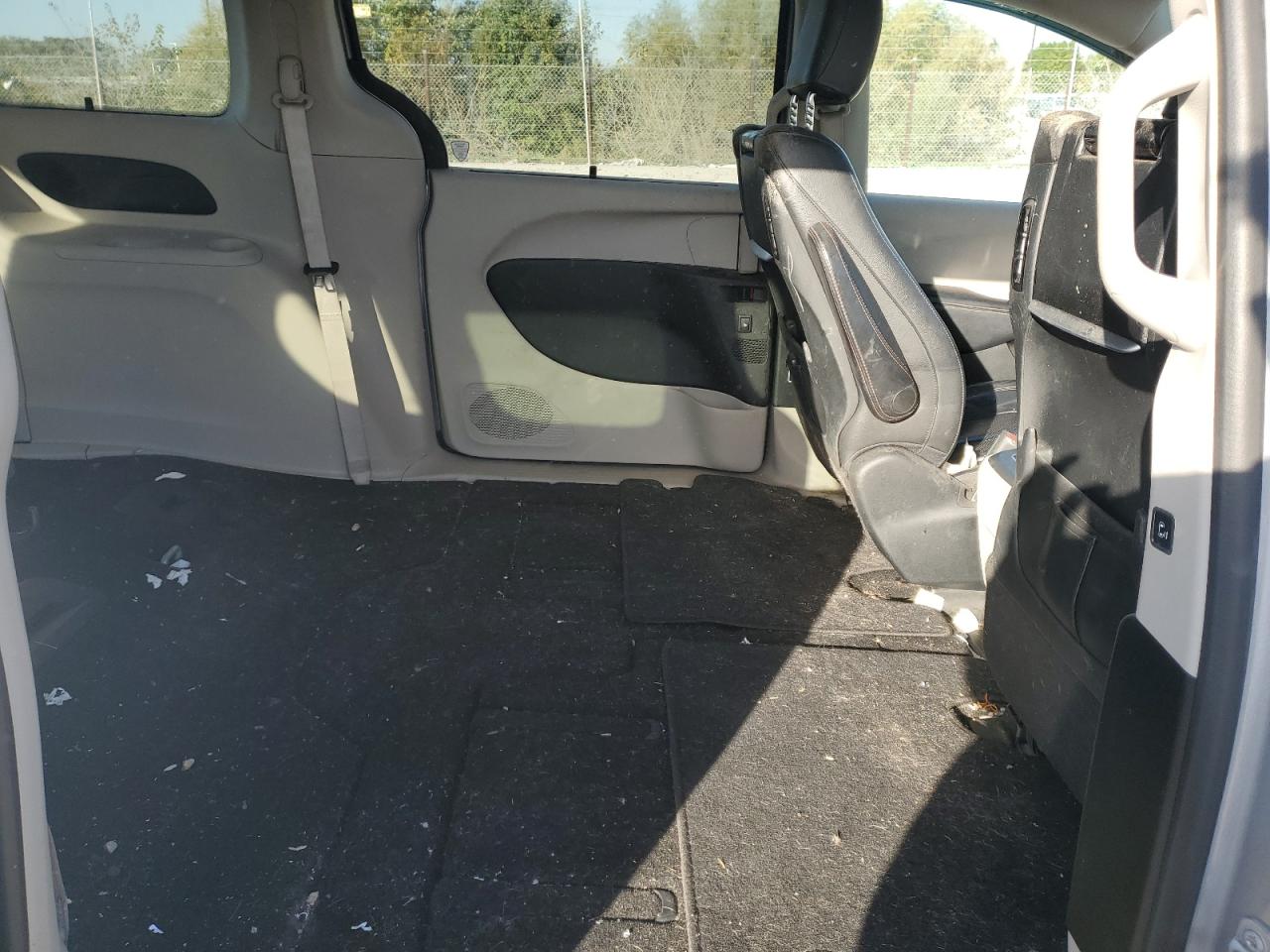 2017 Chrysler Pacifica VIN 2C4RC1EGXHR616381 Copart auction photo, front end / minor dent/scratches damage thumbnail 11