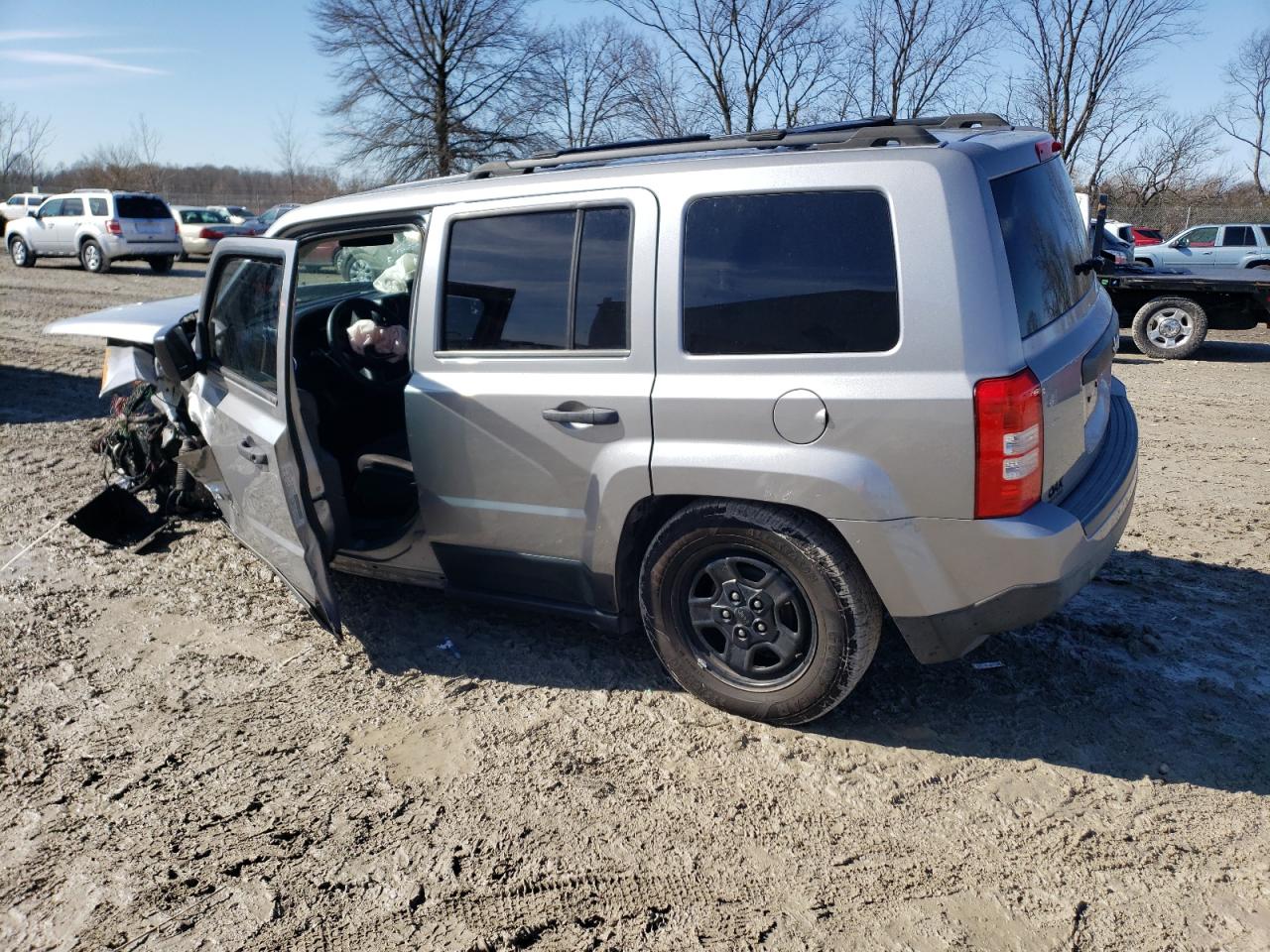 2015 Jeep Liberty (Patriot) VIN 1C4NJPBB6FD419563 Copart auction photo, front end / side damage thumbnail 2
