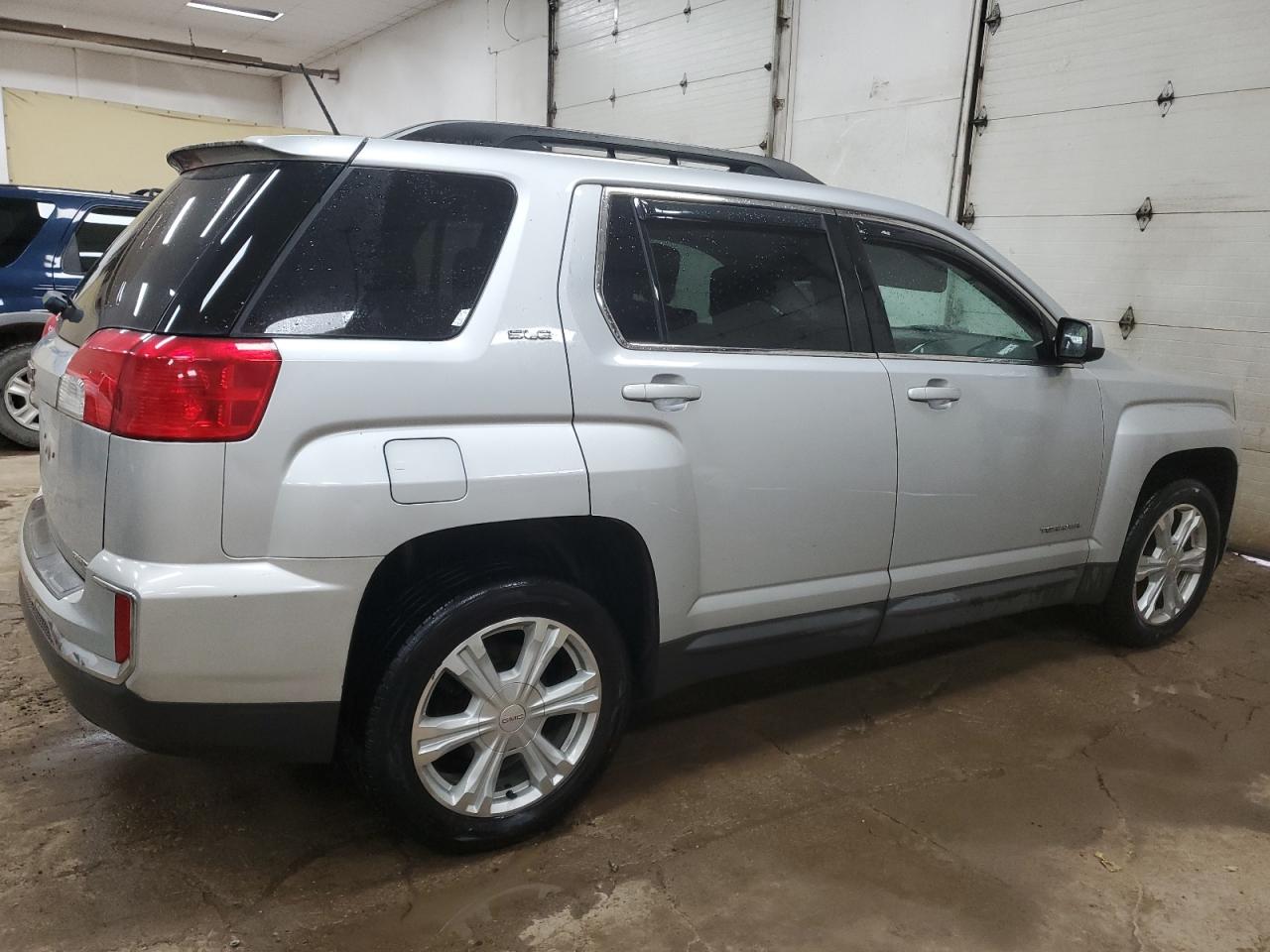 2017 GMC Terrain VIN 2GKFLTEK6H6107106 Copart auction photo, front end / side damage thumbnail 3