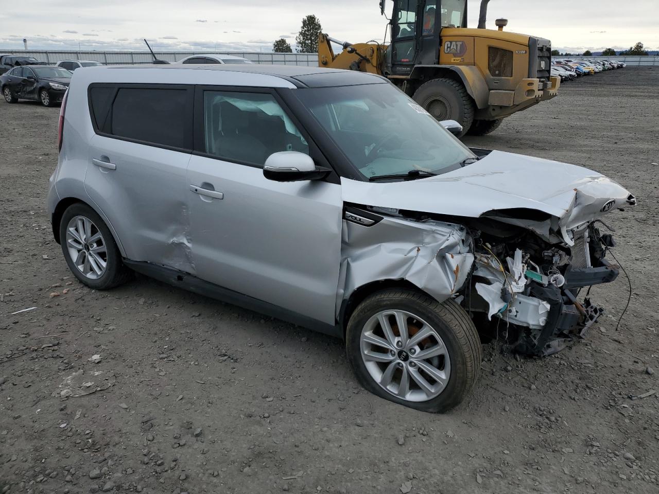 2017 KIA Soul VIN KNDJP3A5XH7437177 Copart auction photo, front end damage thumbnail 4