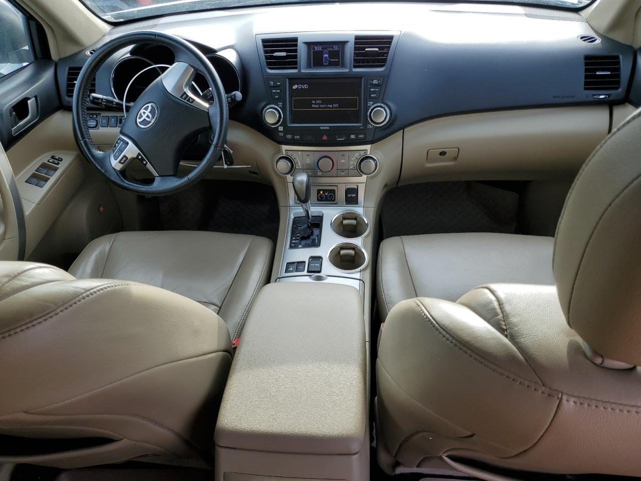 2012 Toyota Highlander VIN 5TDBK3EHXCS135328 Copart auction photo, front end / minor dent/scratches damage thumbnail 8
