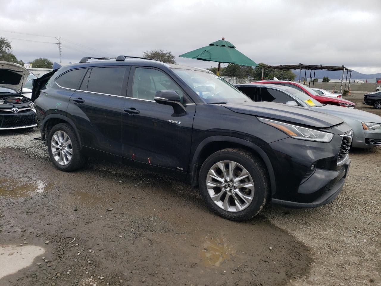 2021 Toyota Highlander VIN 5TDDBRCH4MS017923 Copart auction photo, all over damage thumbnail 4