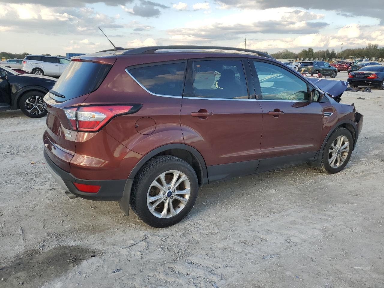 2018 Ford Escape VIN 1FMCU0GD1JUB85143 Copart auction photo, front end damage thumbnail 3