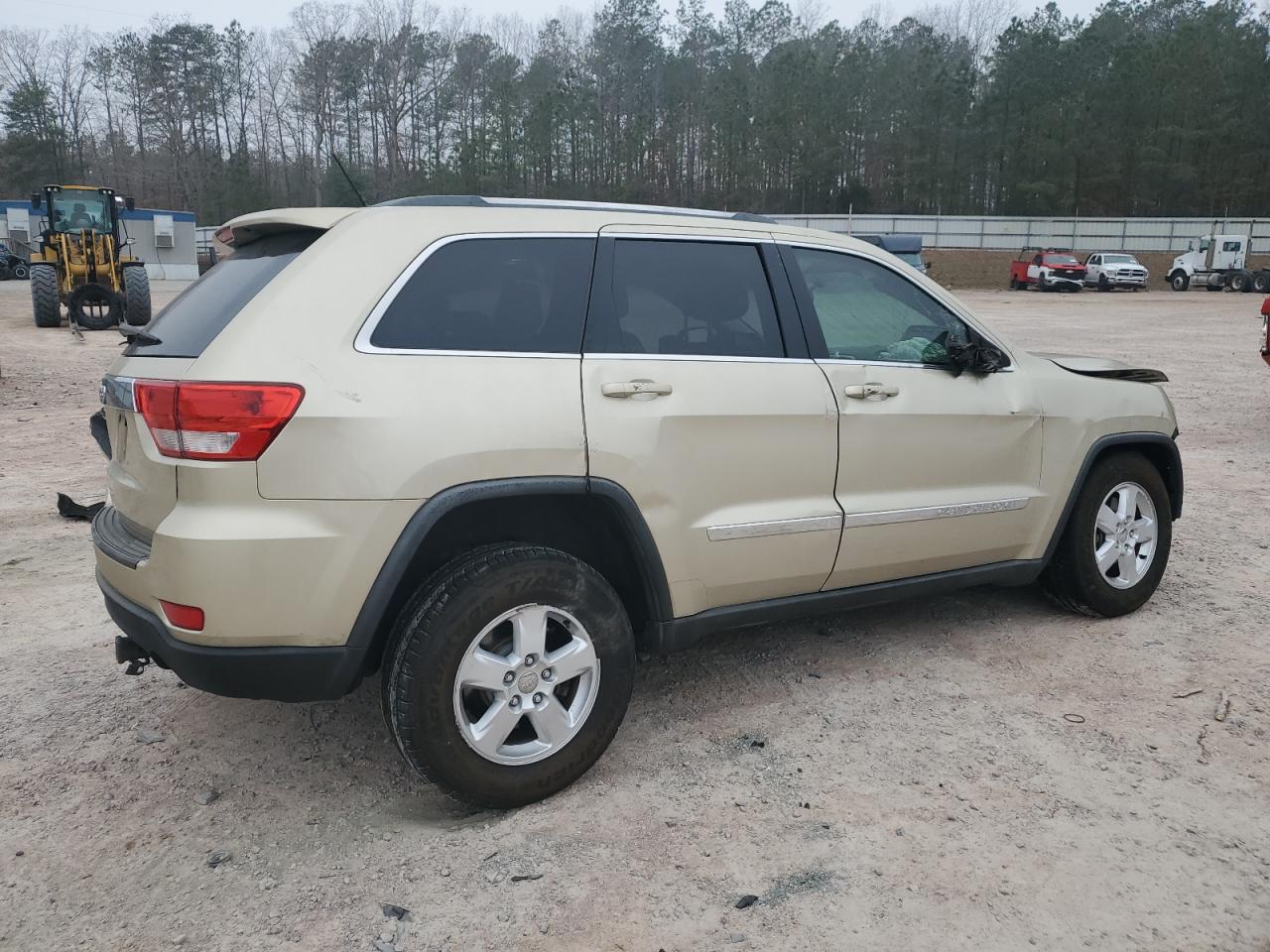 2012 Jeep Grand Cherokee VIN 1C4RJEAG5CC157264 Copart auction photo, front end / undercarriage damage thumbnail 3