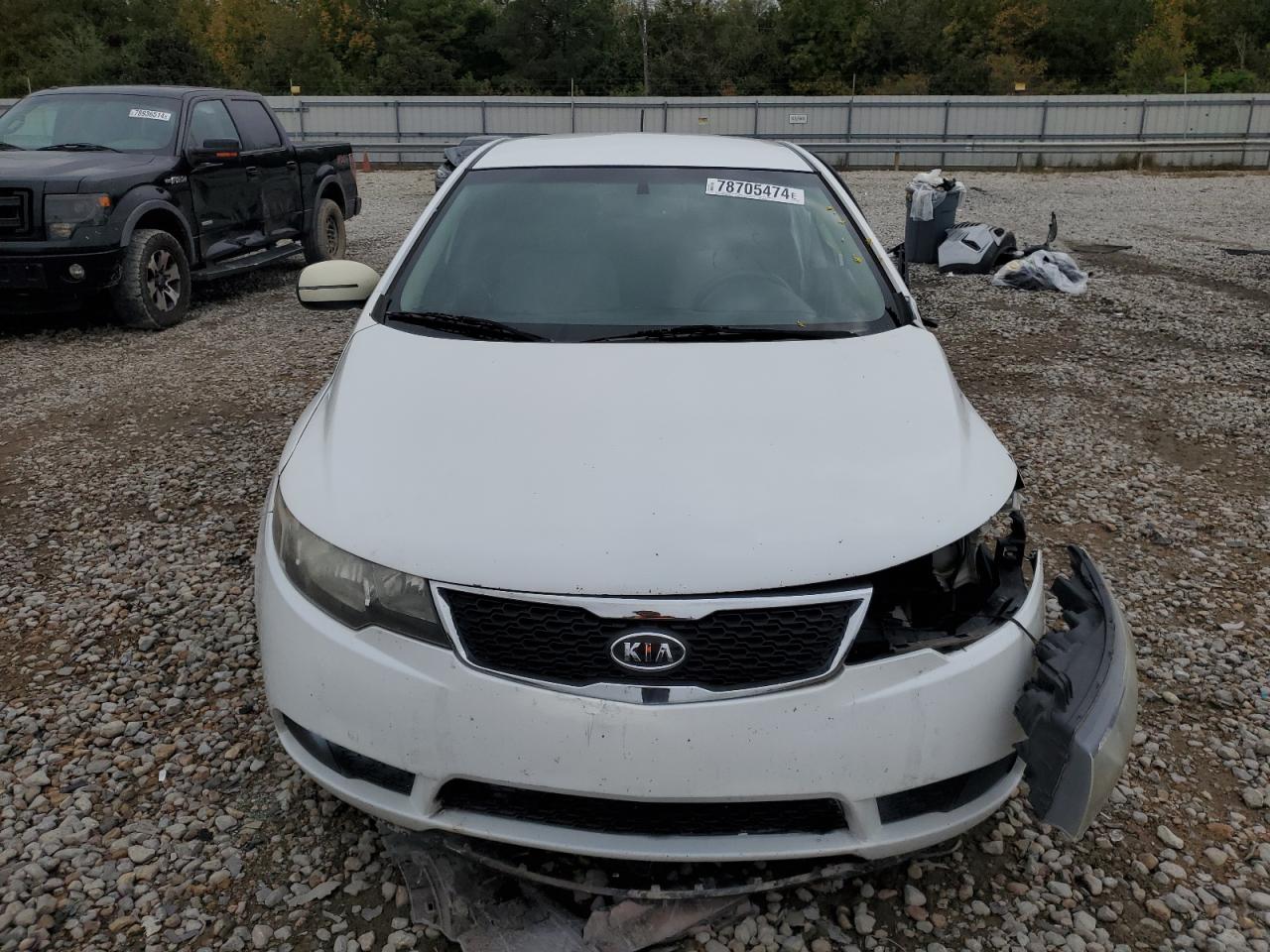 2011 KIA Forte VIN KNAFU4A22B5461211 Copart auction photo, front end / side damage thumbnail 5