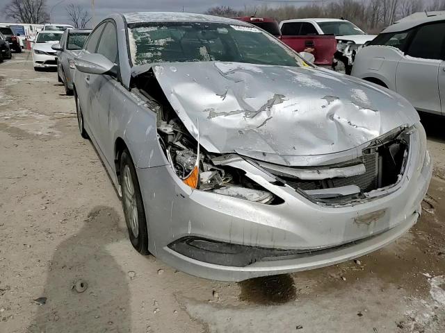 2014 Hyundai Sonata VIN 5NPEB4AC0EH832447 Copart auction photo, front end / minor dent/scratches damage thumbnail 13