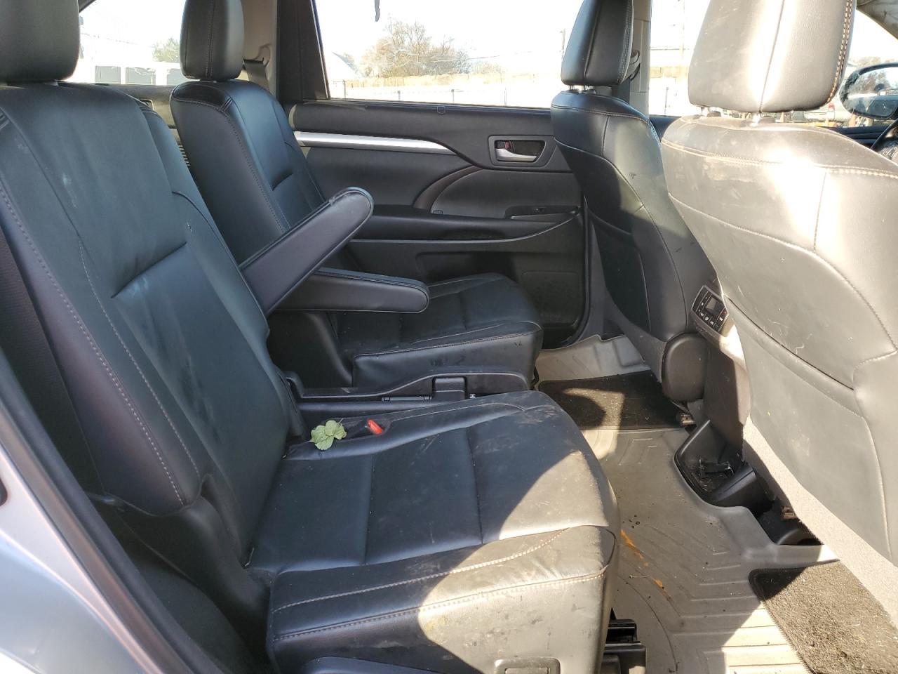 2018 Toyota Highlander VIN 5TDJZRFH4JS529736 Copart auction photo, front end / side damage thumbnail 11